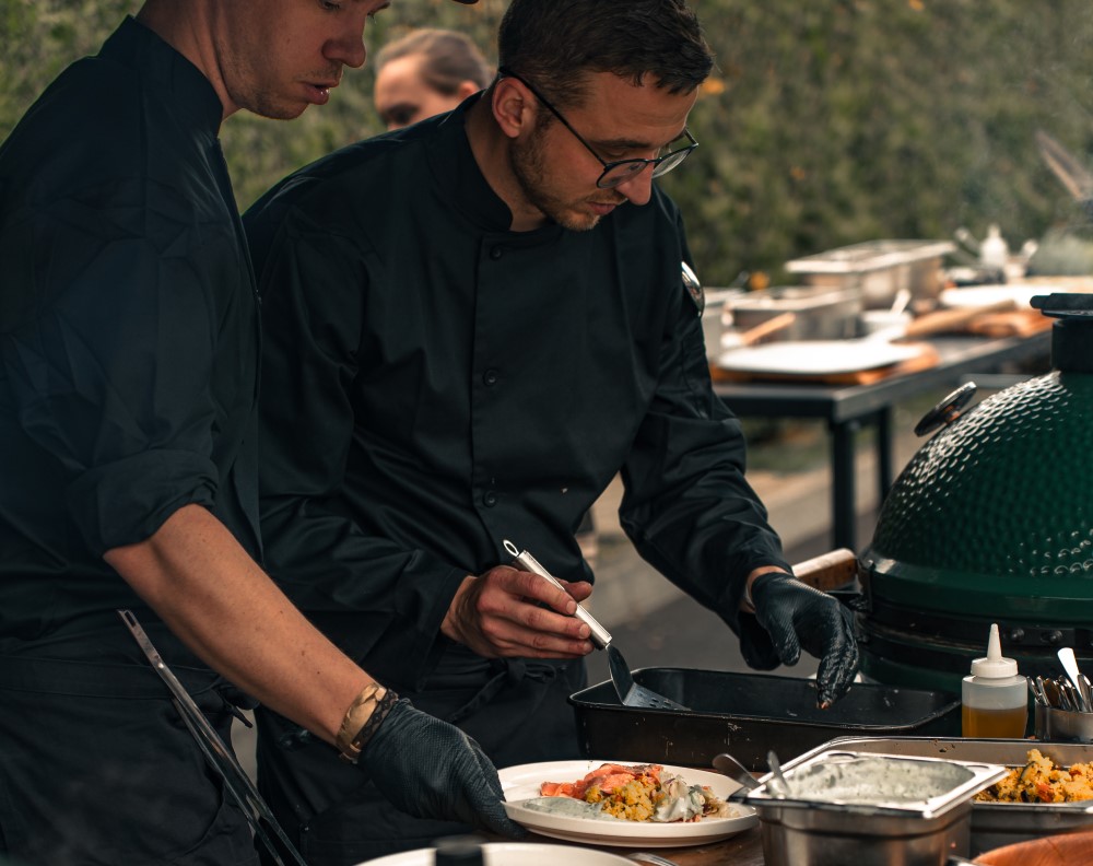 kurz grilování na big green egg grizzly kitchen