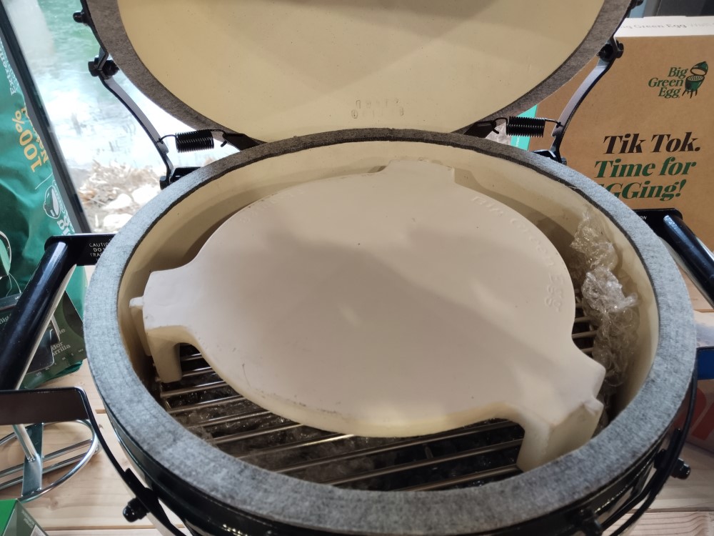 deflektor v grilu big green egg